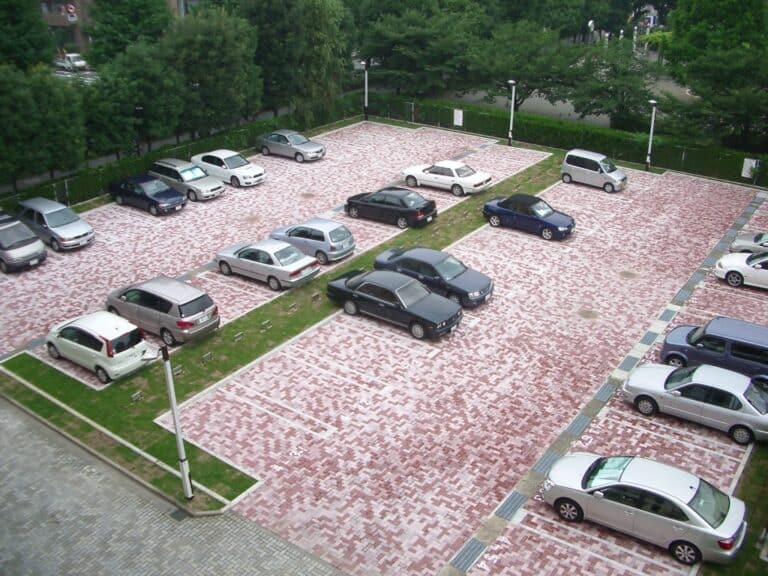 駐車場(修繕後)